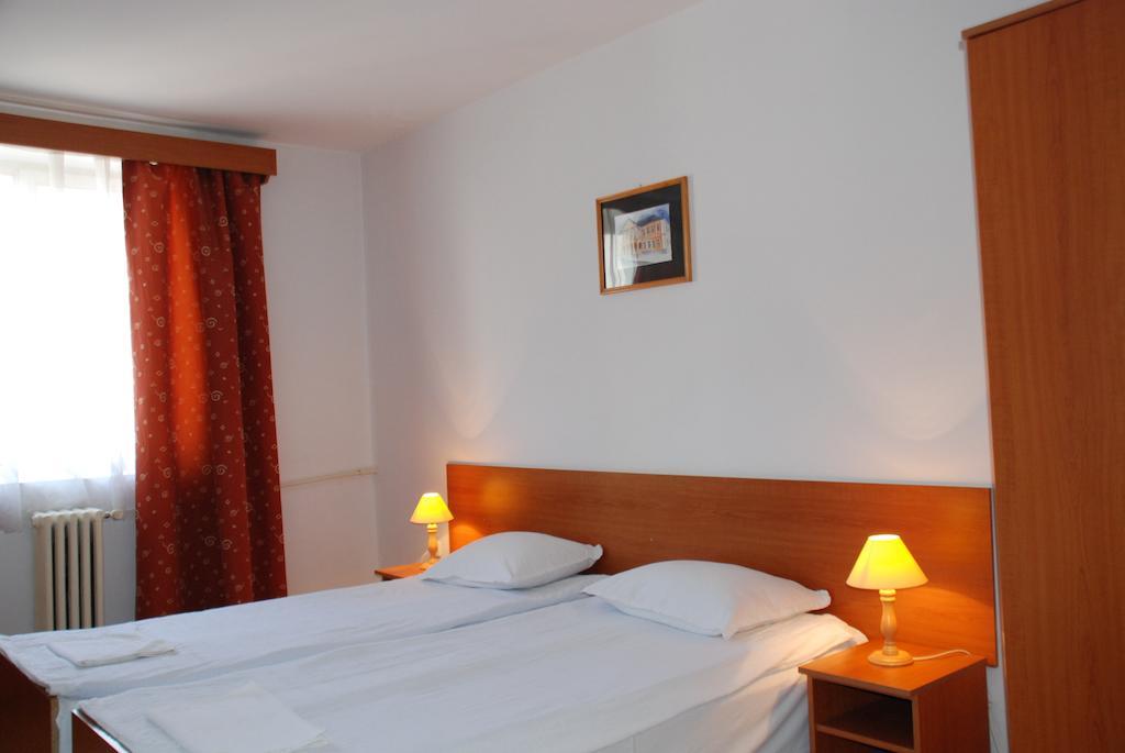 Hotel Merkur Miercurea Ciuc Dış mekan fotoğraf
