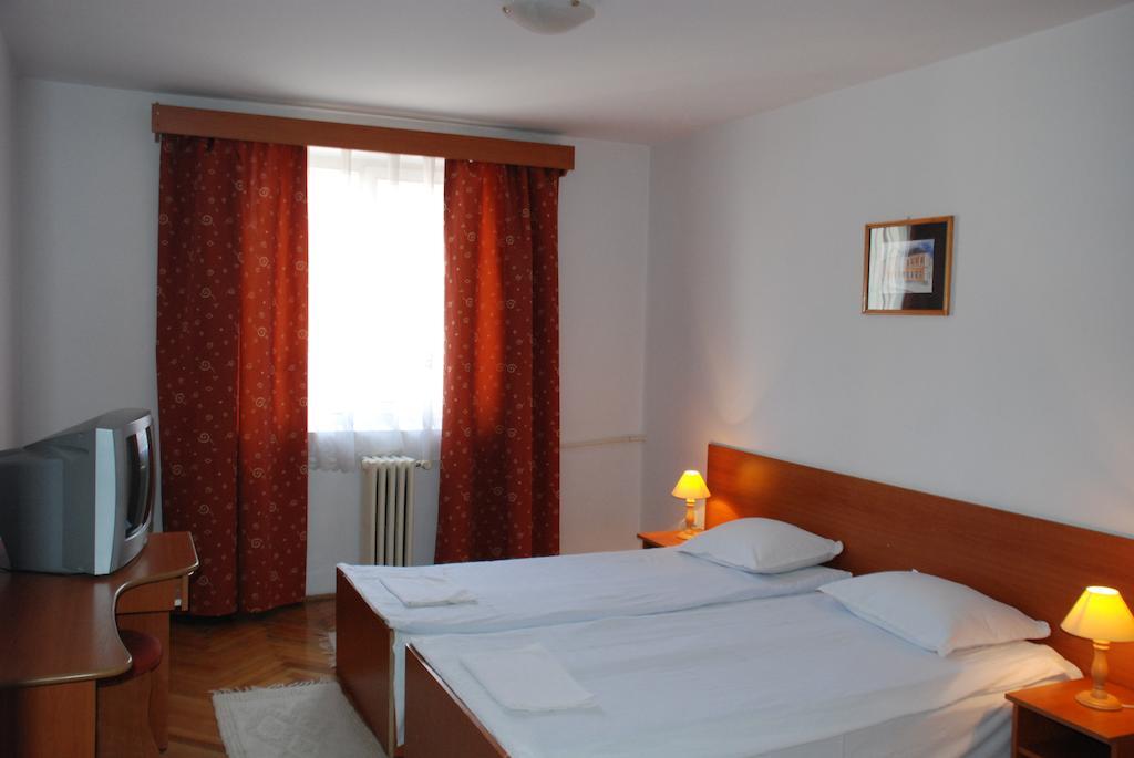 Hotel Merkur Miercurea Ciuc Dış mekan fotoğraf
