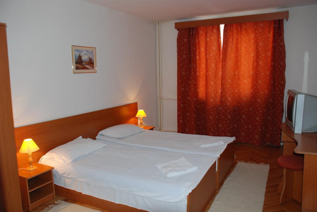 Hotel Merkur Miercurea Ciuc Dış mekan fotoğraf