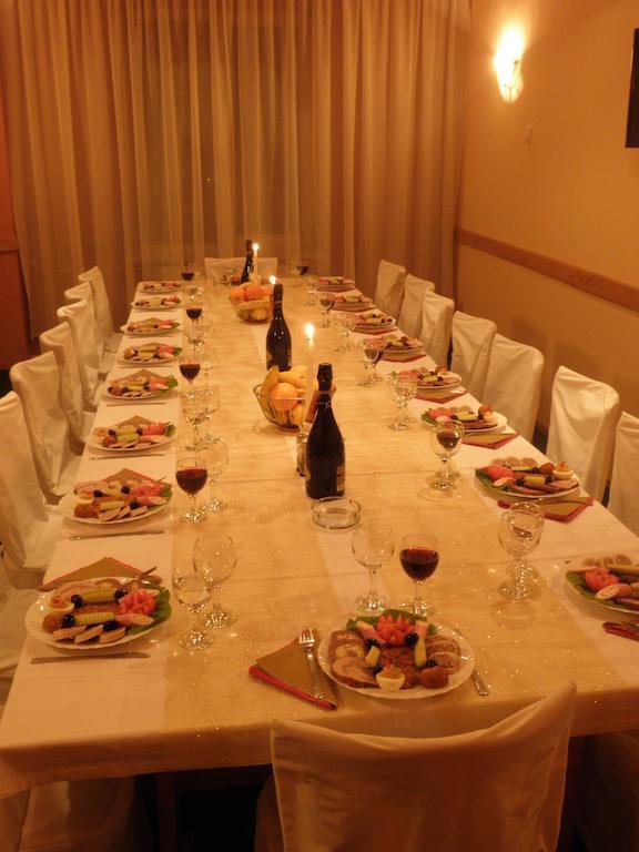 Hotel Merkur Miercurea Ciuc Dış mekan fotoğraf