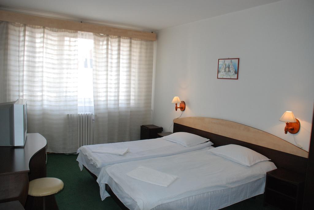 Hotel Merkur Miercurea Ciuc Dış mekan fotoğraf