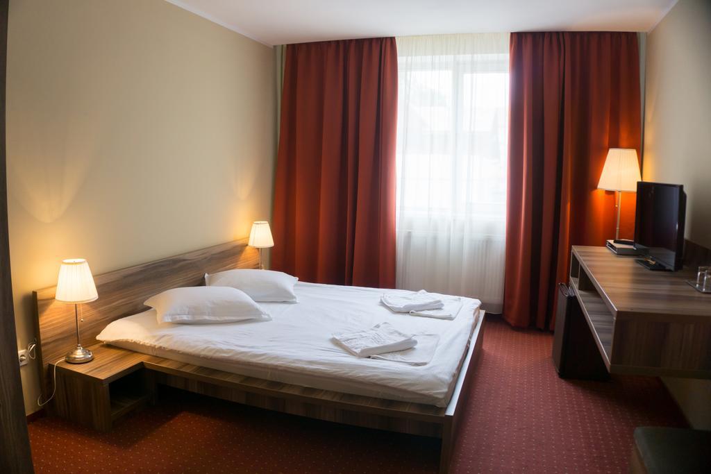 Hotel Merkur Miercurea Ciuc Dış mekan fotoğraf