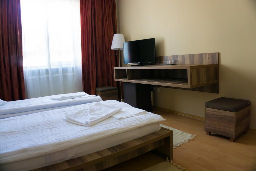 Hotel Merkur Miercurea Ciuc Dış mekan fotoğraf
